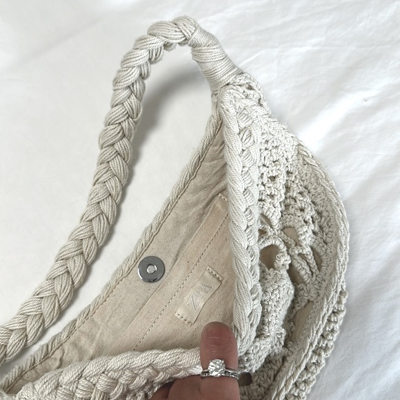 ZARA beach bag, color white, braid design, small. - Picture 2 of 3